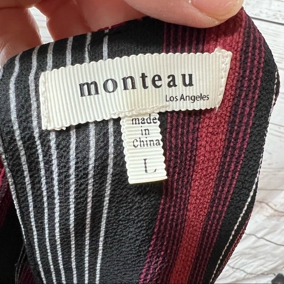 Monteau Striped Cold Shoulder Flutter Sleeve Short Sleeve Top - Picture 6 of 7